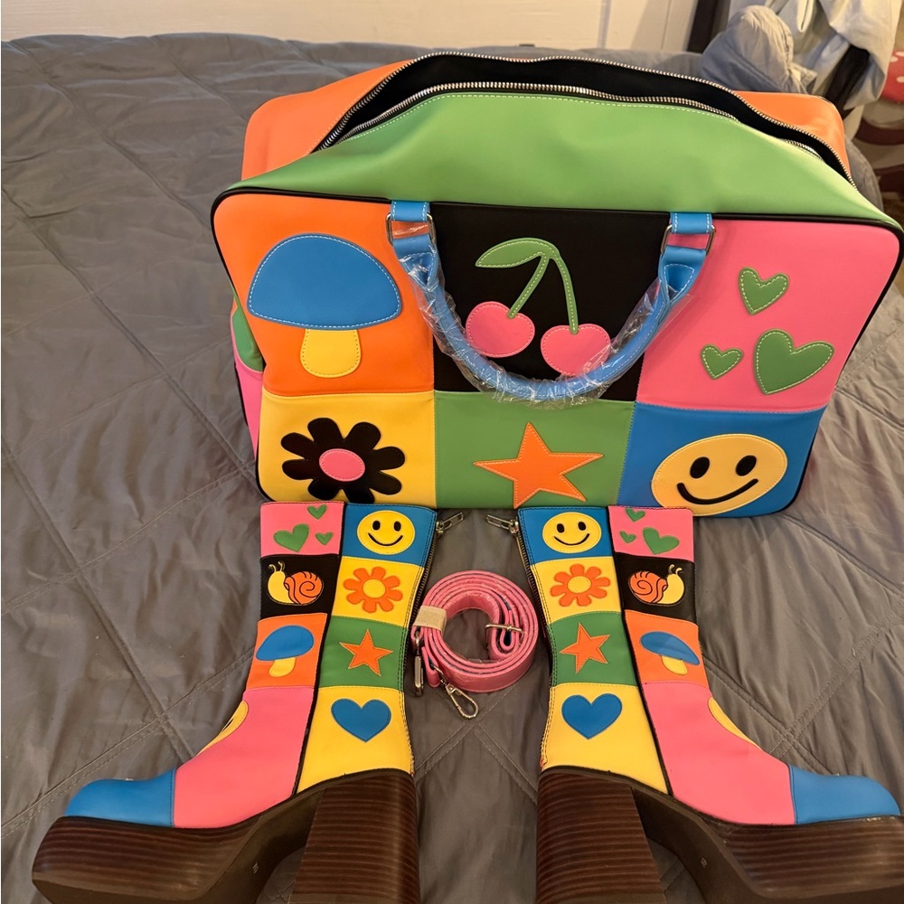 Dollskill happy in my mind bundle of boots and weekender bag - Picture 5 of 9